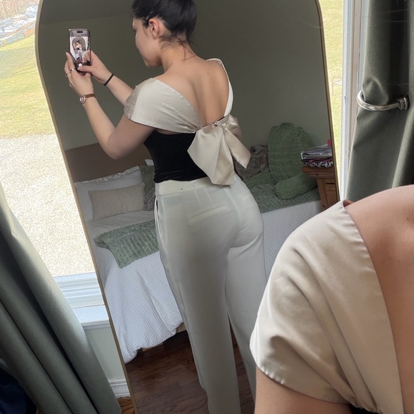 Express Bow Velvet Bodysuit - Picture 6 of 9